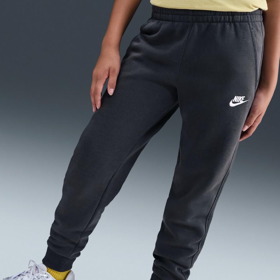 Nike Sportswear Club Fleece trainingspak met capuchon voor kids Grijs - Foto 3