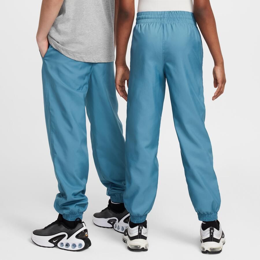 Nike Club geweven joggingbroek voor kids Blauw