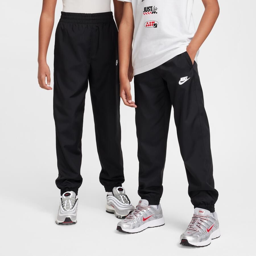 Nike Club geweven joggingbroek voor kids Zwart - Foto 3