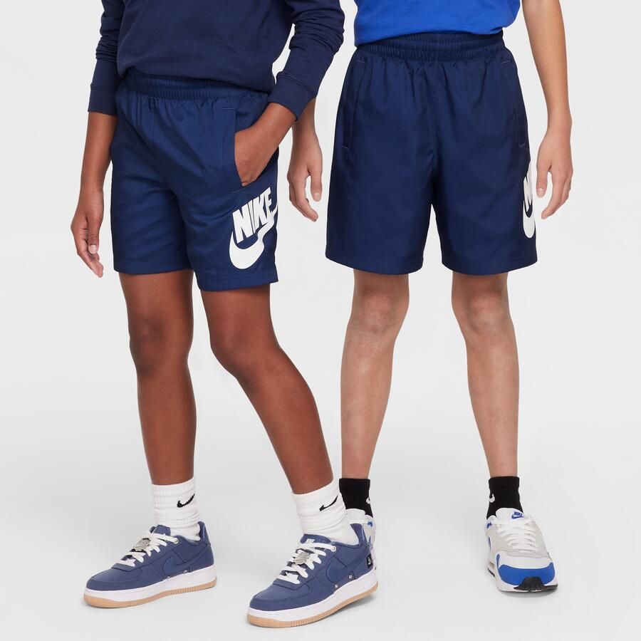 Nike Sportswear Club geweven kindershorts (15 cm) Blauw - Foto 4