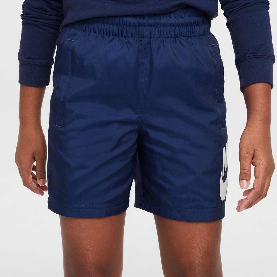 Nike Sportswear Club geweven kindershorts (15 cm) Blauw - Foto 2