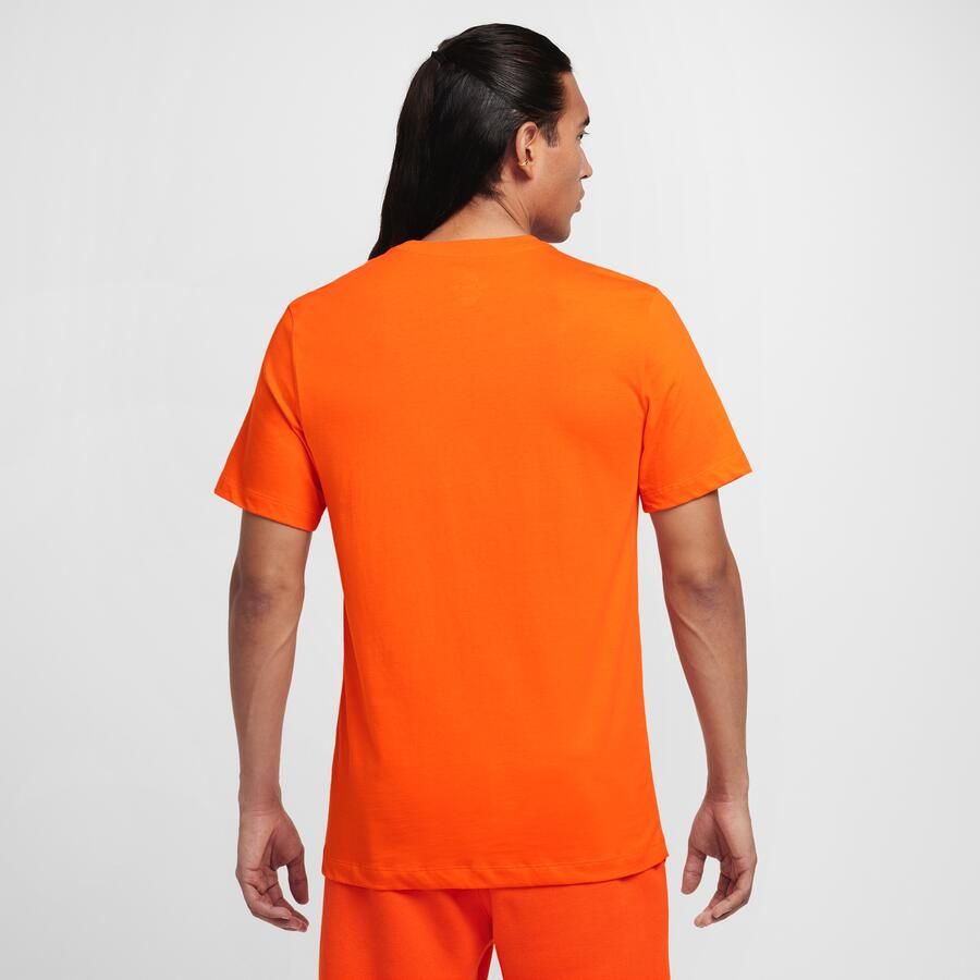 Nike Sportswear Club T-shirt voor heren Oranje - Foto 3