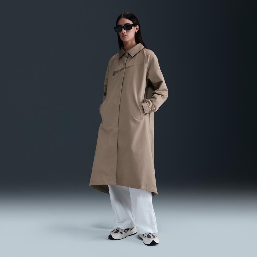 Nike Sportswear Collection ruimvallende trenchcoat van keperstof voor dames Bruin - Foto 3