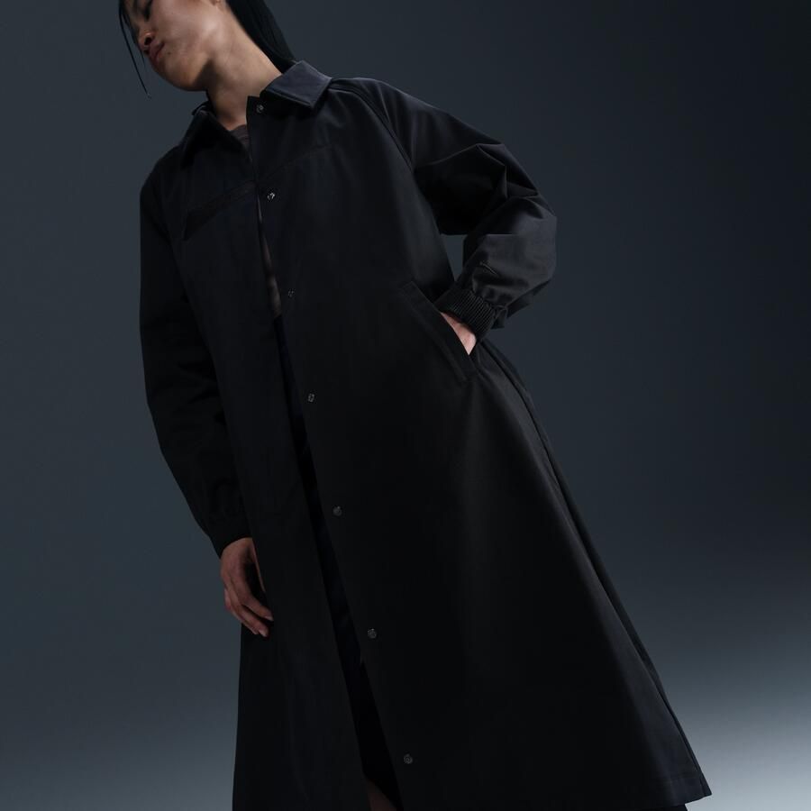 Nike Sportswear Collection ruimvallende trenchcoat van keperstof voor dames Zwart - Foto 4