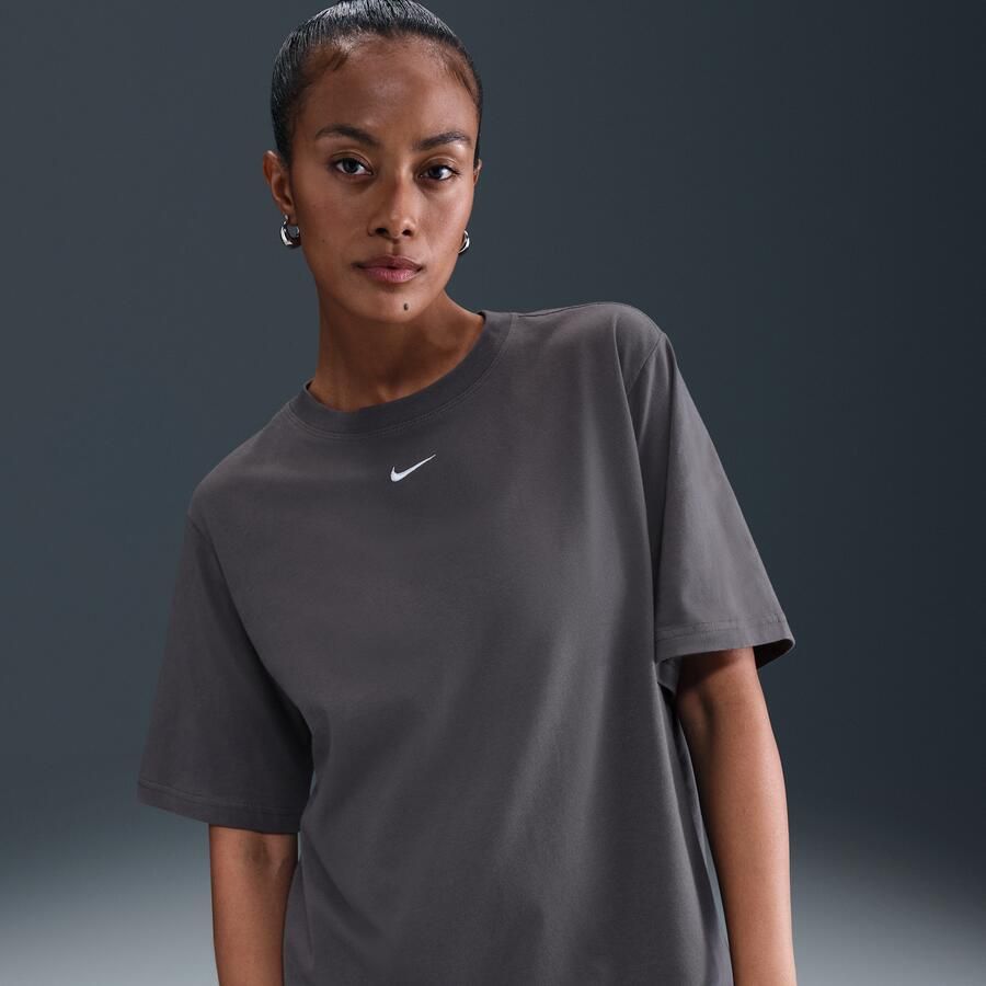 Nike Sportswear Essential T-shirt voor dames Grijs - Foto 4