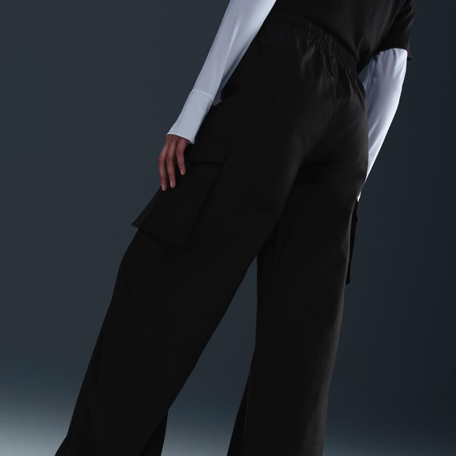 Nike Sportswear Everything Wovens cargobroek met halfhoge taille voor dames Zwart - Foto 2