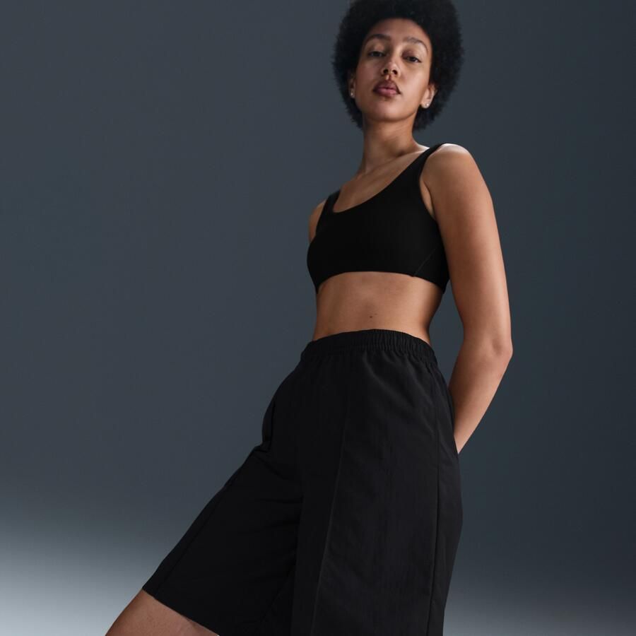 Nike Sportswear Everything Wovens damesshorts met hoge taille (23 cm) Zwart