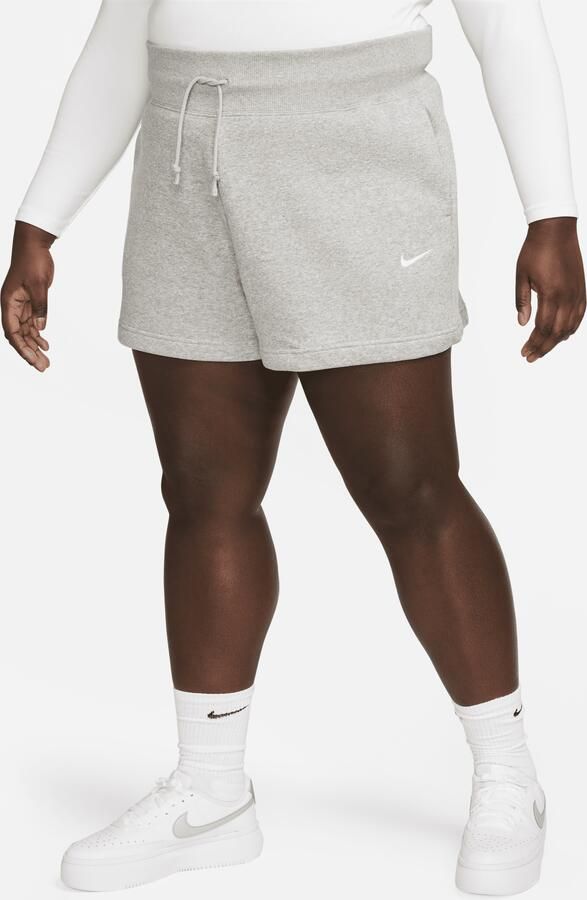 Nike Sportswear Phoenix Fleece damesshorts met hoge taille en ruimvallende pasvorm (Plus Size) Grijs - Foto 4