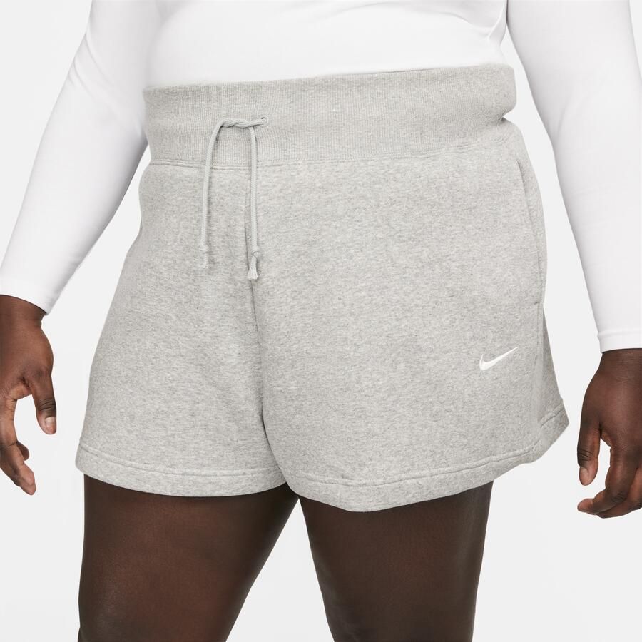 Nike Sportswear Phoenix Fleece damesshorts met hoge taille en ruimvallende pasvorm (Plus Size) Grijs