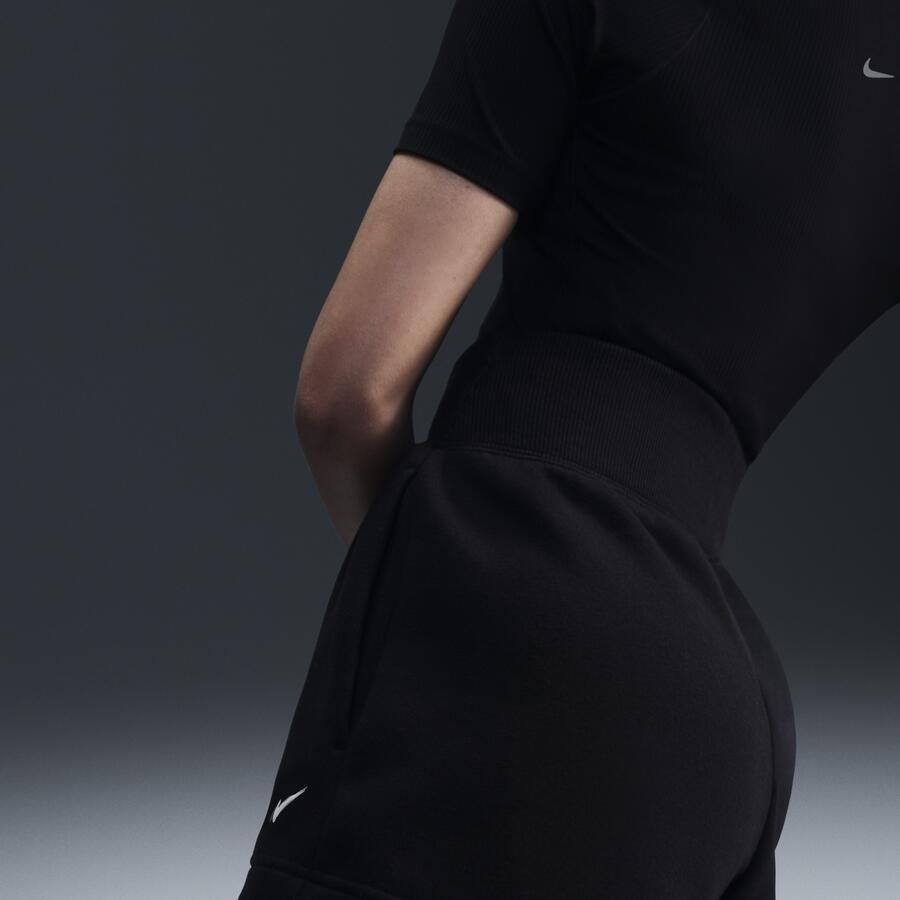 Nike Sportswear Phoenix Fleece damesshorts met ruimvallende pasvorm en hoge taille Zwart