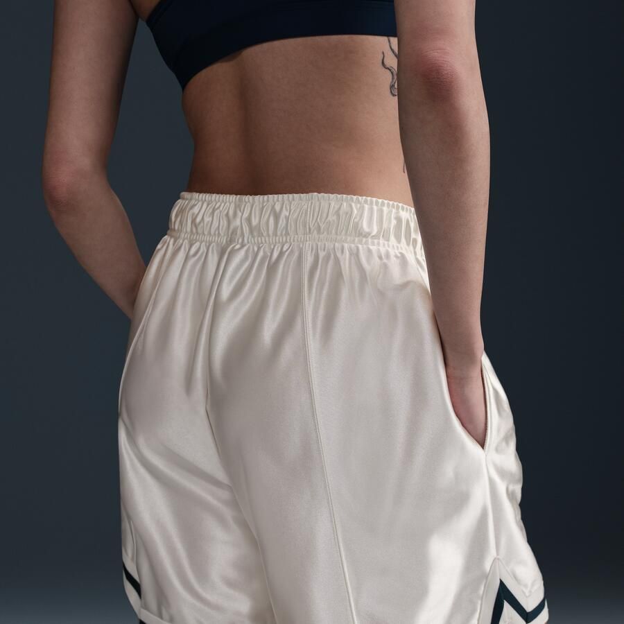 Nike ruimvallende shorts met halfhoge taille en graphic voor dames Wit - Foto 2