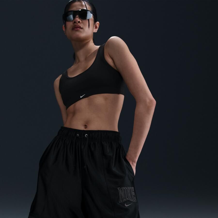 Nike ruimvallende shorts met halfhoge taille en graphic voor dames Zwart