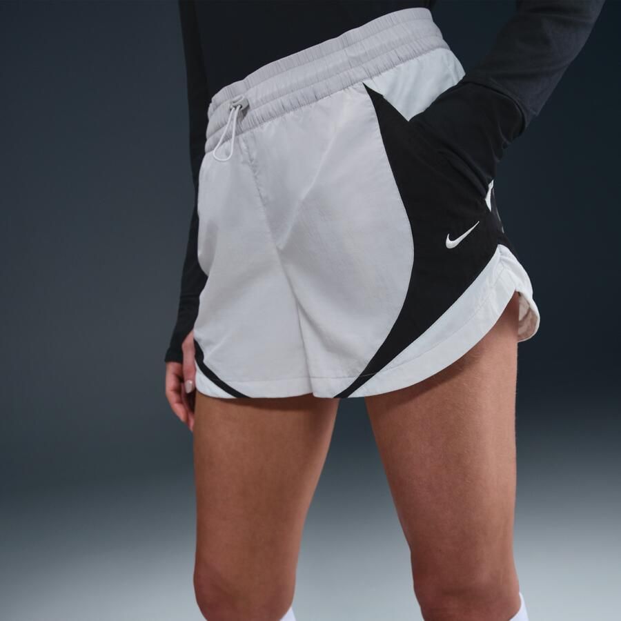 Nike ruimvallende trackshorts met halfhoge taille voor dames (8 cm) Grijs