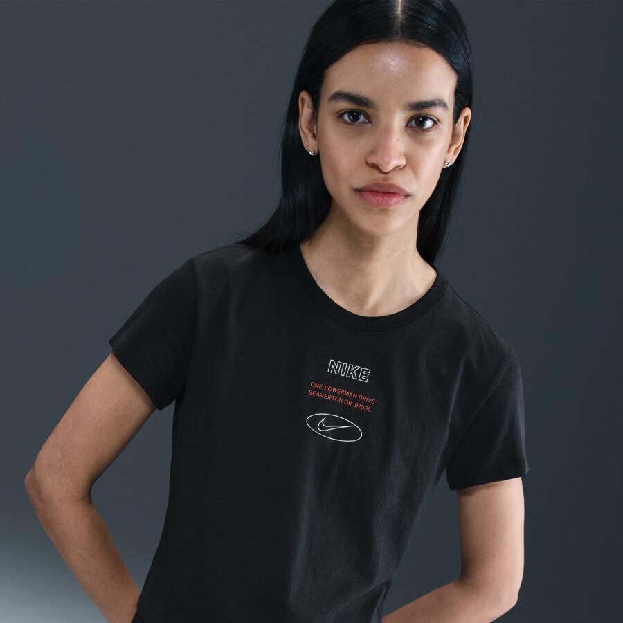 Nike T-shirt met graphic voor dames Zwart - Foto 4