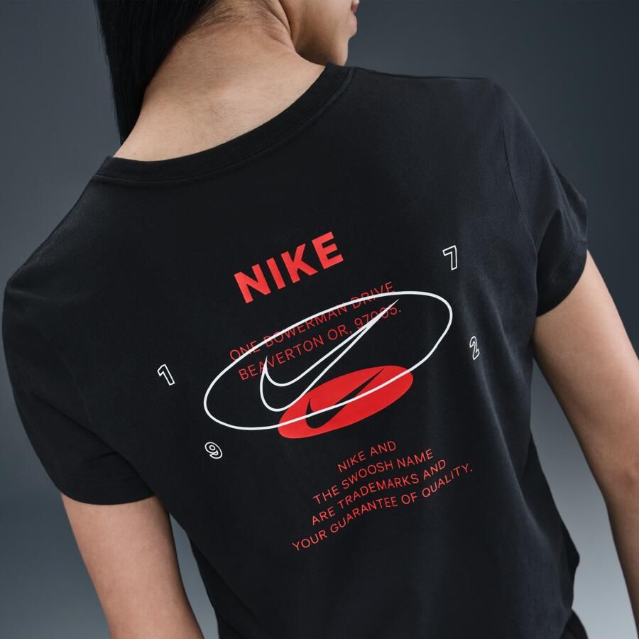 Nike T-shirt met graphic voor dames Zwart