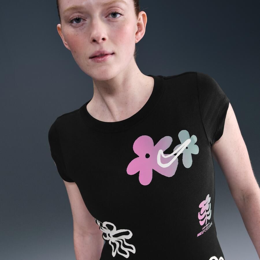 Nike Sportswear T-shirt met korte mouwen en graphic voor dames Zwart - Foto 4