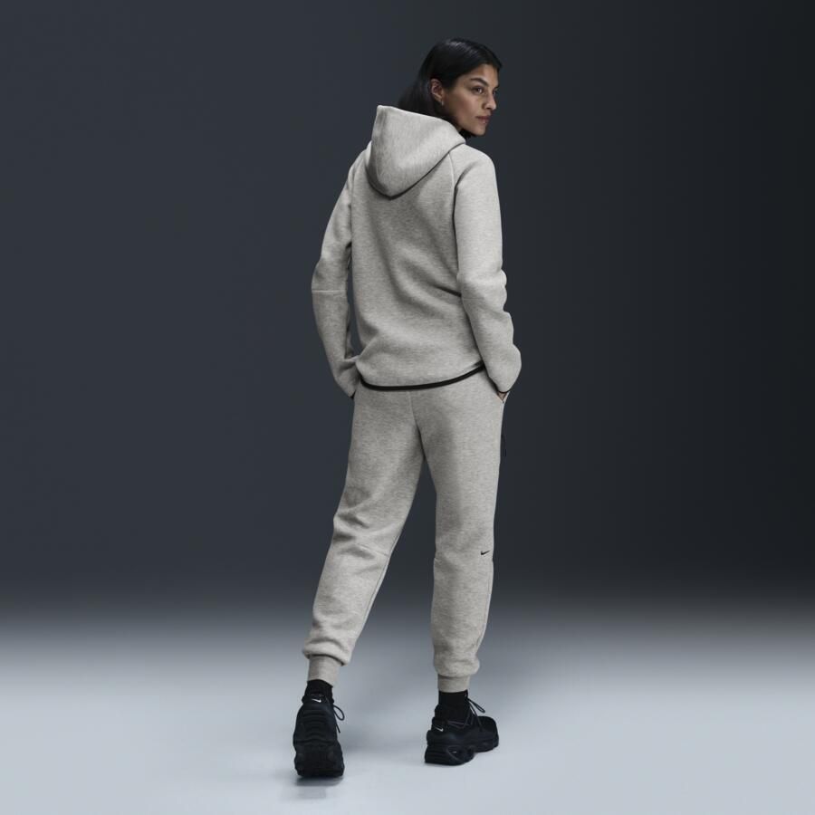 Nike Tech Fleece joggingbroek met halfhoge taille voor dames Grijs - Foto 2
