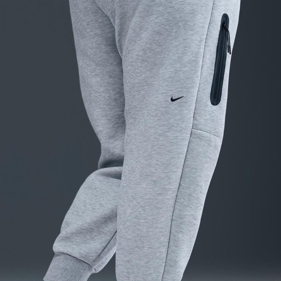 Nike Tech Fleece joggingbroek met halfhoge taille voor dames (Plus Size) Grijs - Foto 2