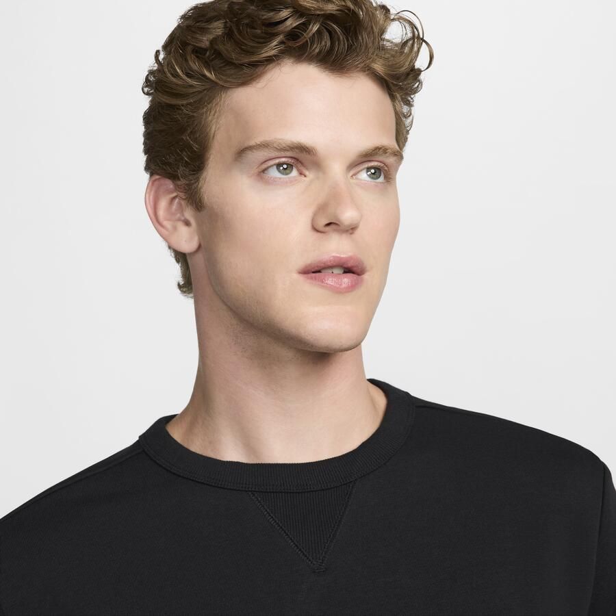 Nike Standard Issue basketbalsweatshirt met ronde hals en Dri-FIT voor heren Zwart