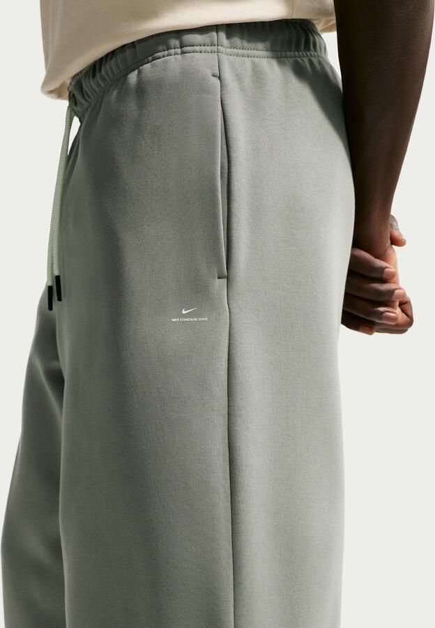 Nike Standard Issue Therma-FIT basketbalshorts van fleece voor heren (36 cm) Grijs - Foto 2