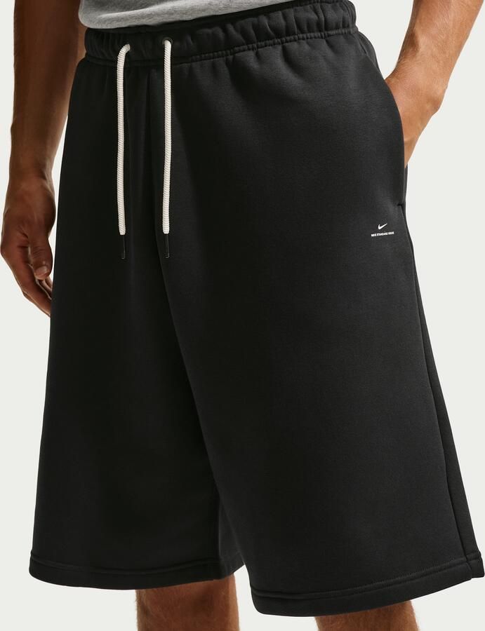 Nike Standard Issue Therma-FIT basketbalshorts van fleece voor heren (36 cm) Zwart