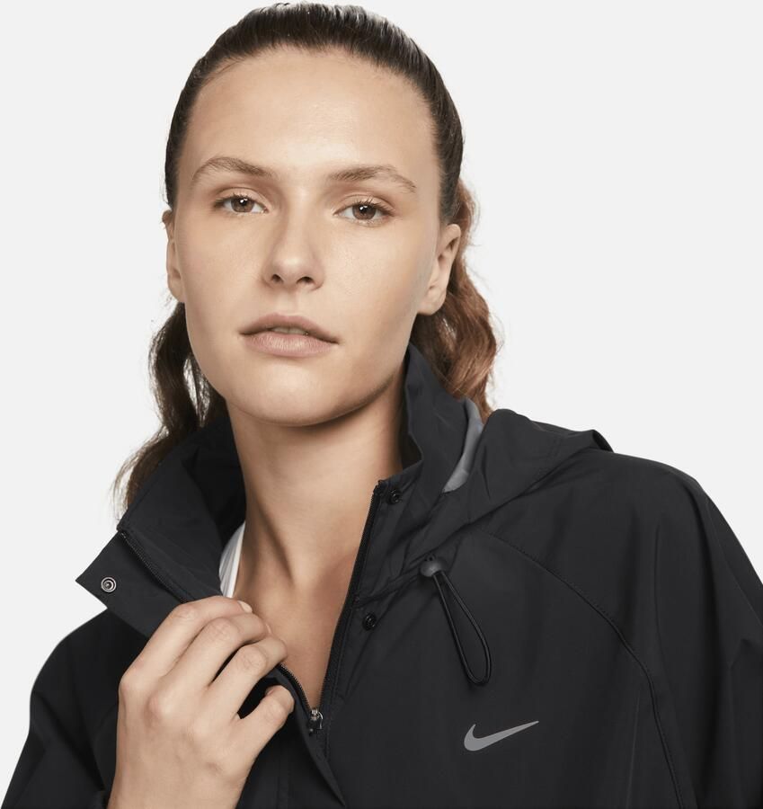 Nike Storm-FIT Swift hardloopjack voor dames Zwart