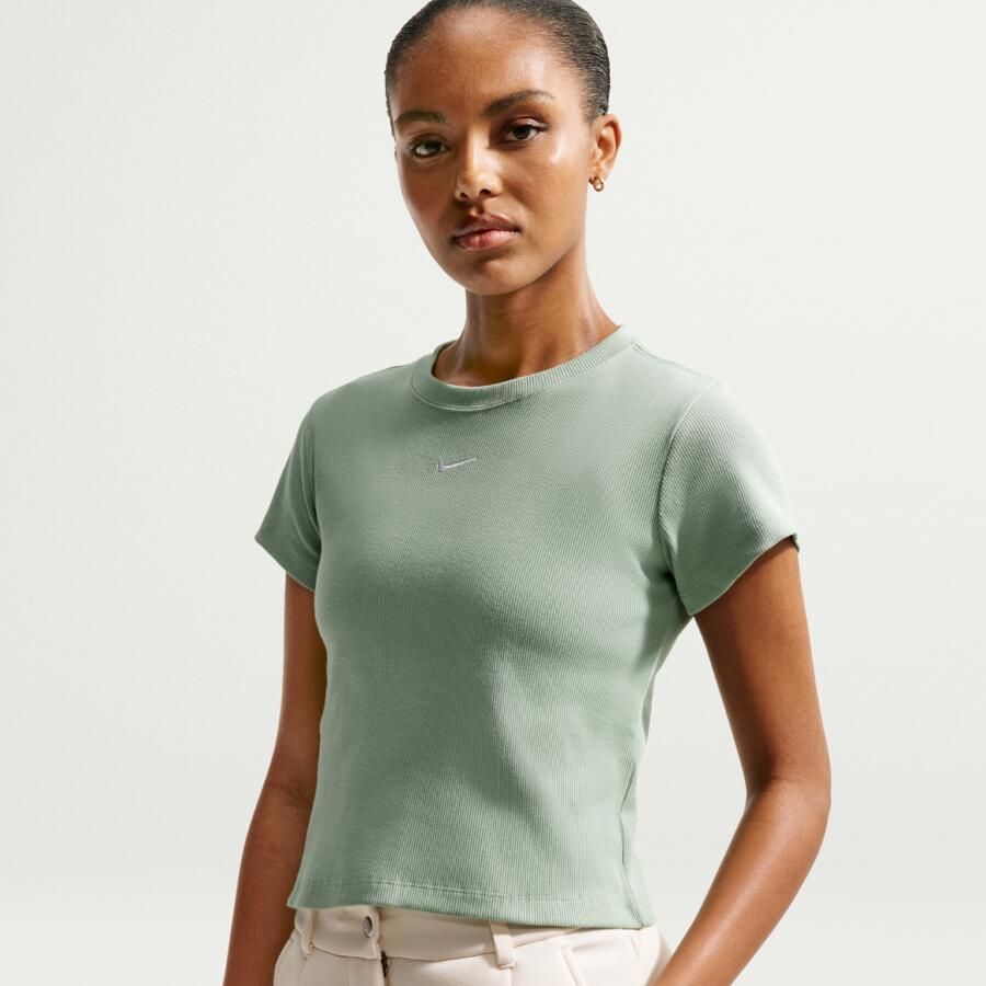 Nike strak kort T-shirt met ribbels voor dames Groen - Foto 3