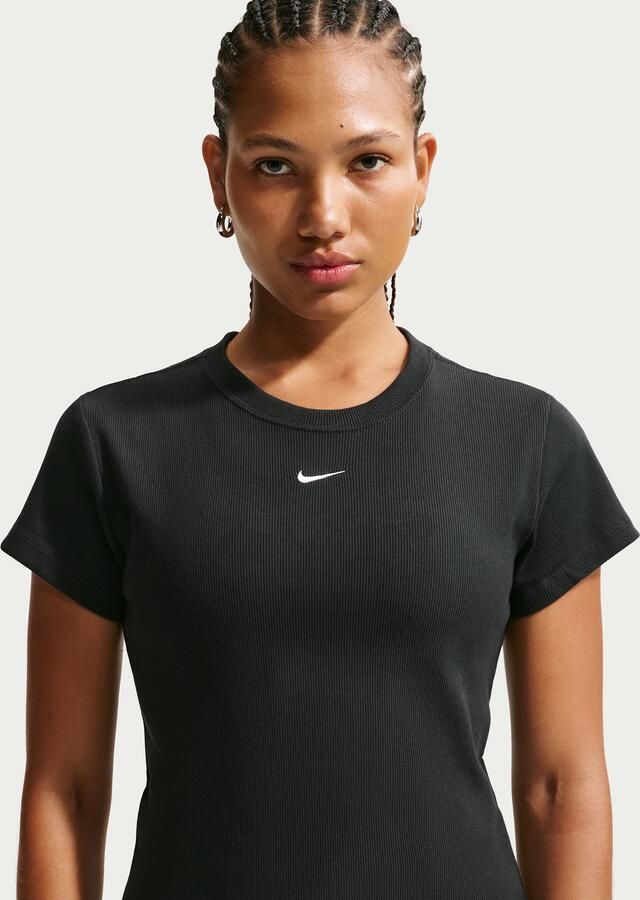 Nike strak kort T-shirt met ribbels voor dames Zwart - Foto 4
