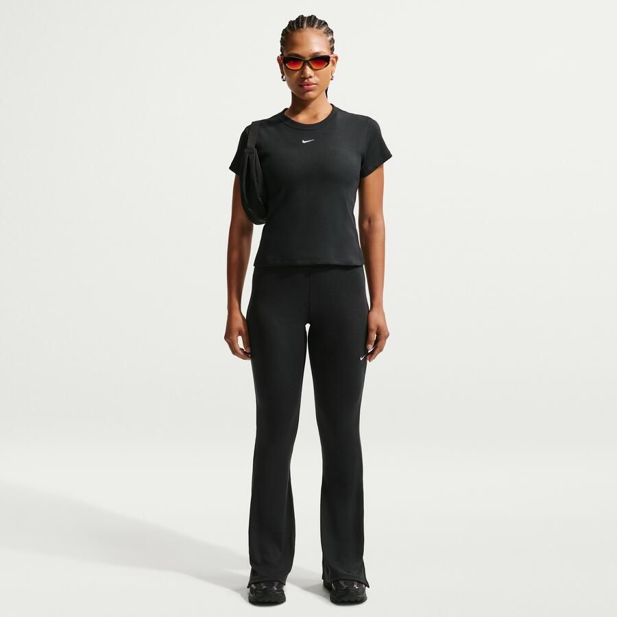 Nike strak kort T-shirt met ribbels voor dames Zwart