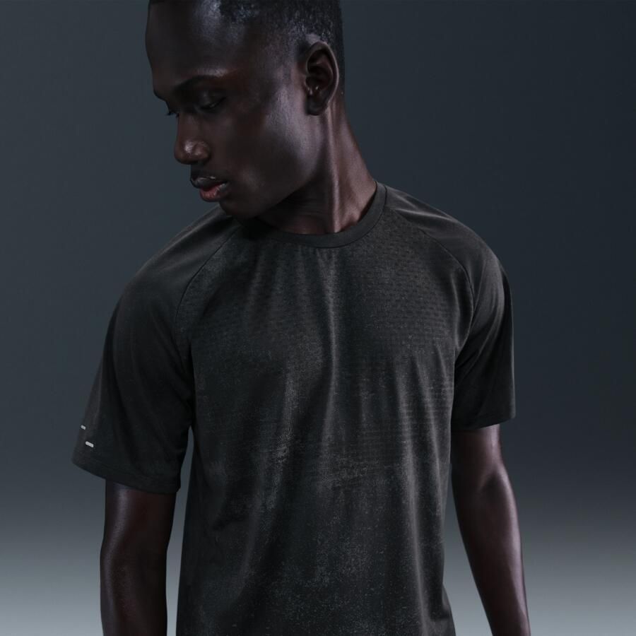 Nike Stride Dri-FIT ADV hardlooptop met korte mouwen en reflecterend design voor heren Zwart - Foto 4
