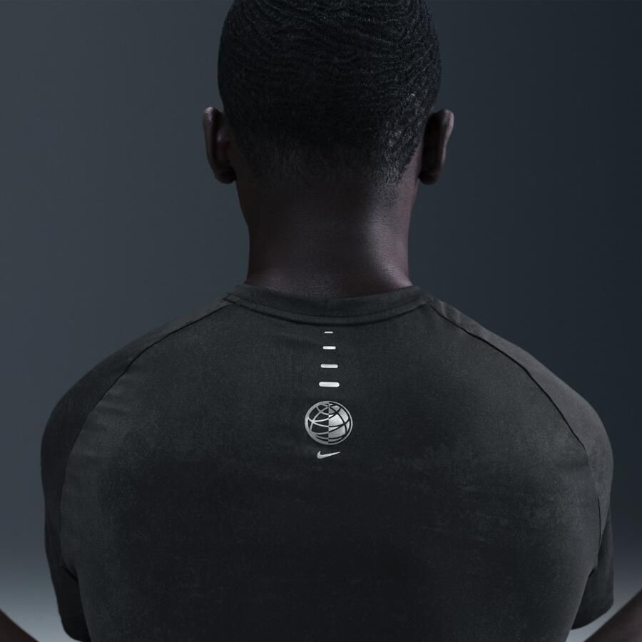 Nike Stride Dri-FIT ADV hardlooptop met korte mouwen en reflecterend design voor heren Zwart