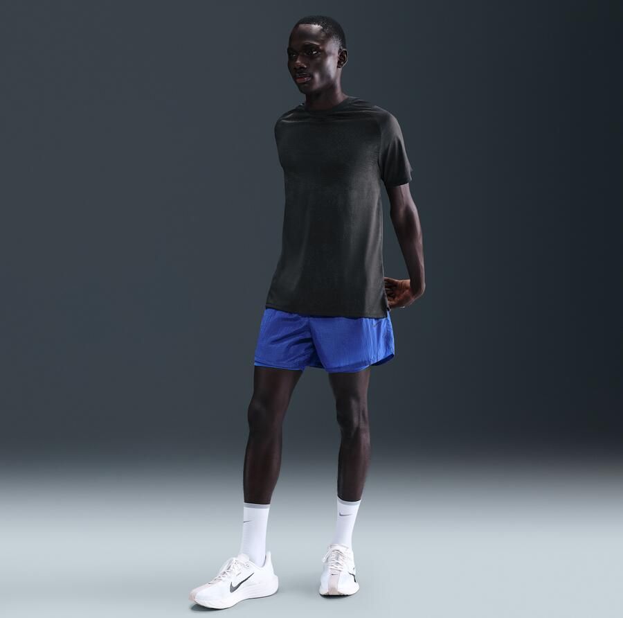 Nike Stride Dri-FIT ADV hardlooptop met korte mouwen en reflecterend design voor heren Zwart - Foto 3