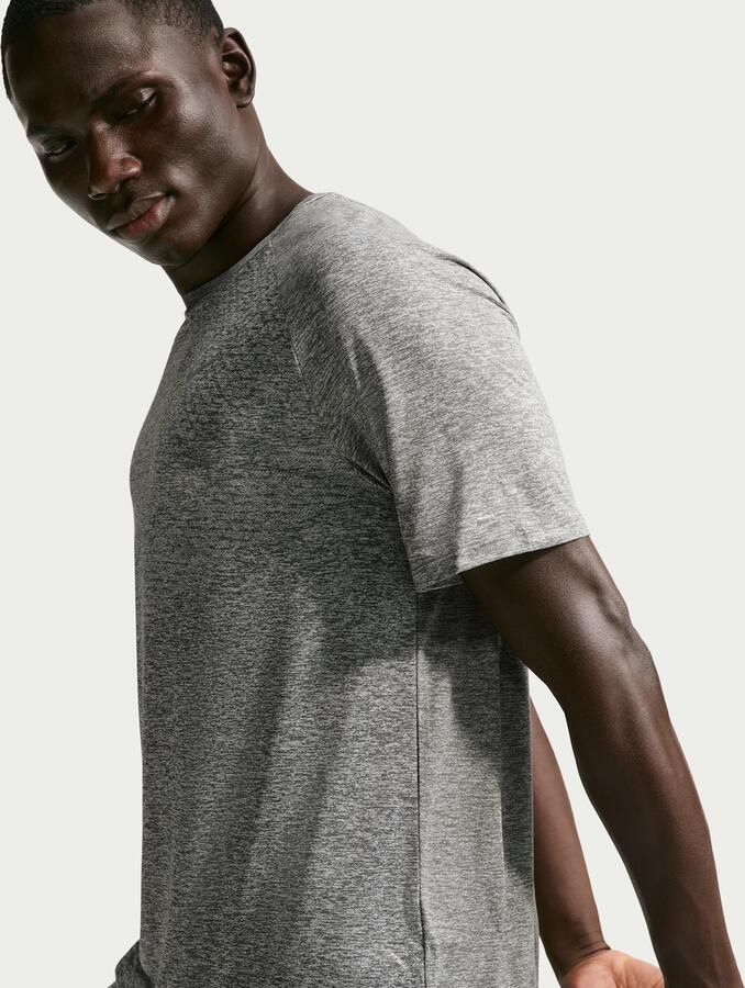 Nike Stride Dri-FIT ADV hardlooptop met korte mouwen voor heren Grijs - Foto 4
