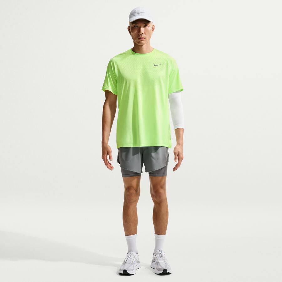 Nike Stride Dri-FIT ADV hardlooptop met korte mouwen voor heren Groen