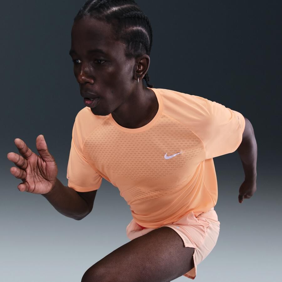 Nike Stride Dri-FIT ADV hardlooptop met korte mouwen voor heren Oranje - Foto 2