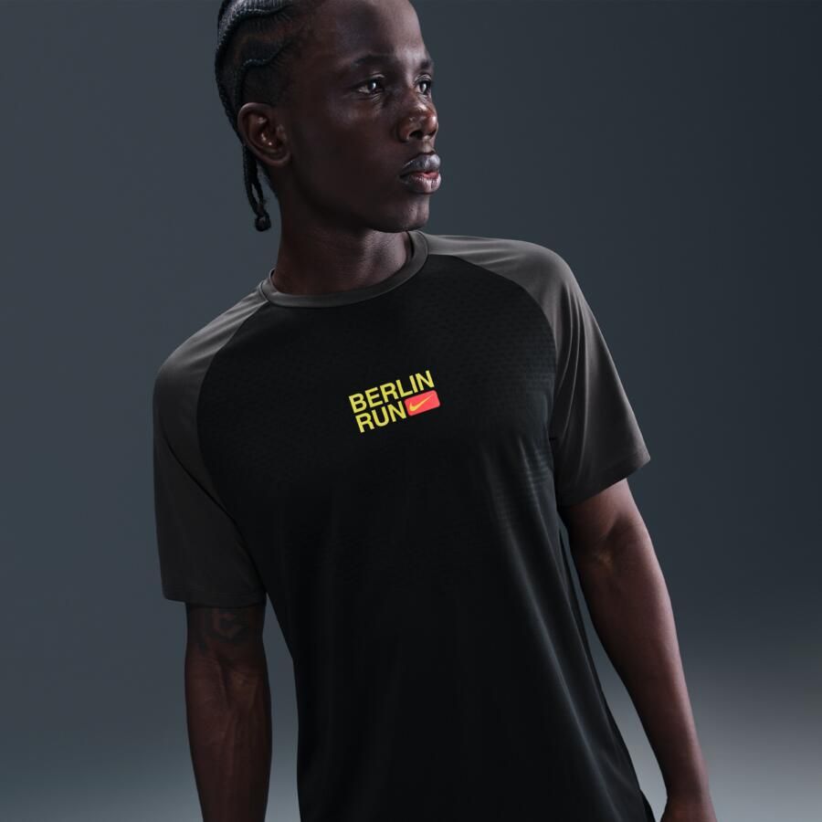 Nike Stride Dri-FIT ADV hardlooptop met korte mouwen voor heren Zwart - Foto 4