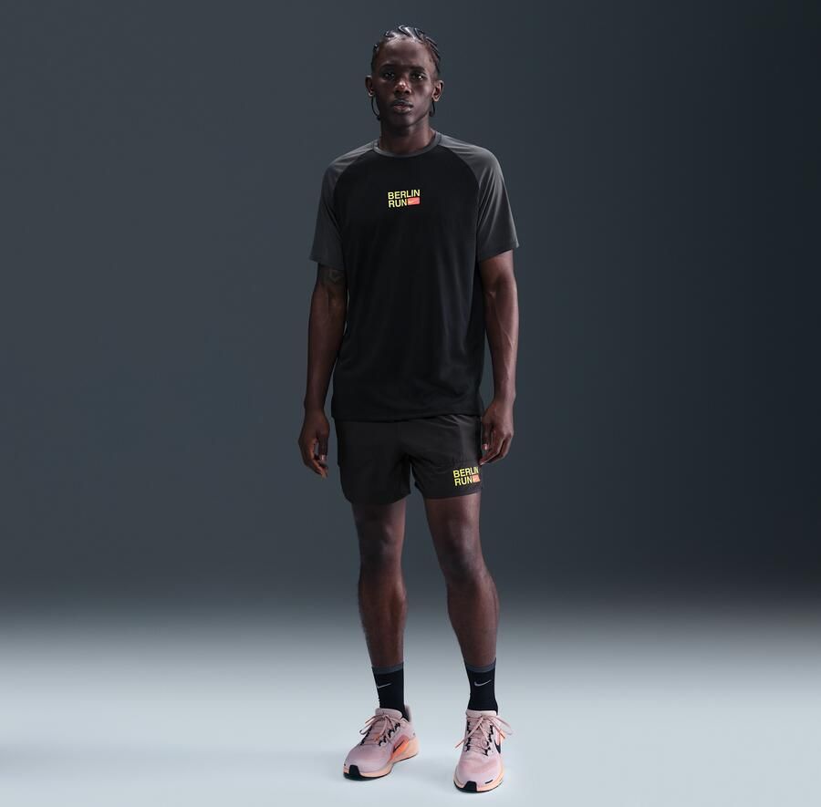 Nike Stride Dri-FIT ADV hardlooptop met korte mouwen voor heren Zwart - Foto 3