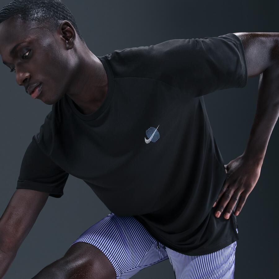 Nike Stride Dri-FIT ADV hardlooptop met korte mouwen voor heren Zwart - Foto 2