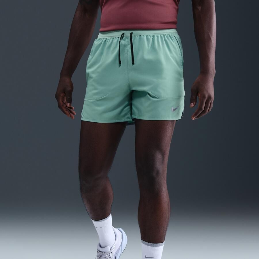 Nike Stride Dri-FIT hardloopshorts met binnenbroek voor heren (13 cm) Groen