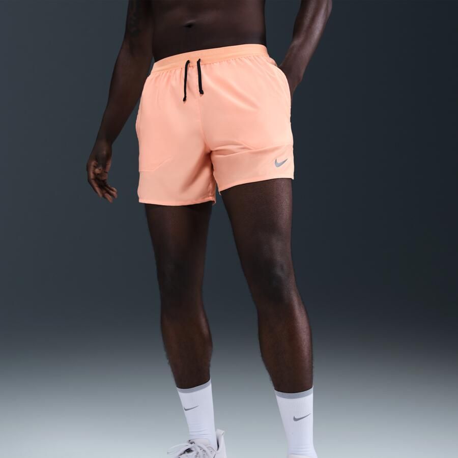 Nike Stride Dri-FIT hardloopshorts met binnenbroek voor heren (13 cm) Oranje