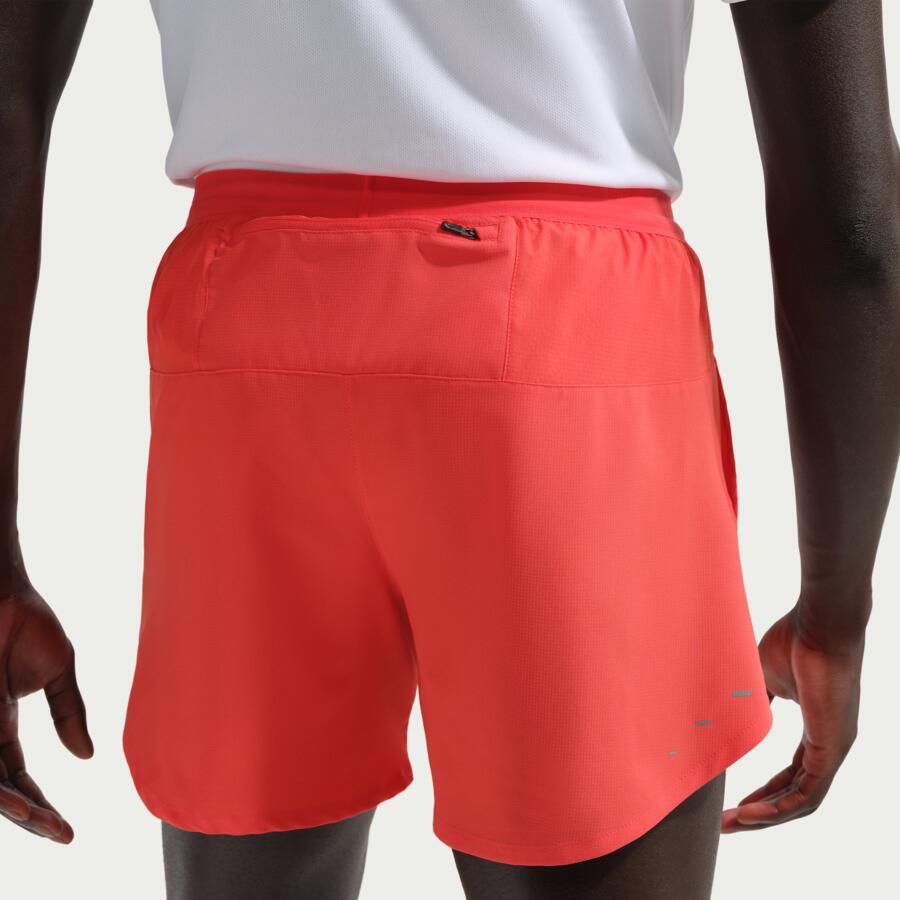 Nike Stride Dri-FIT hardloopshorts met binnenbroek voor heren (13 cm) Rood