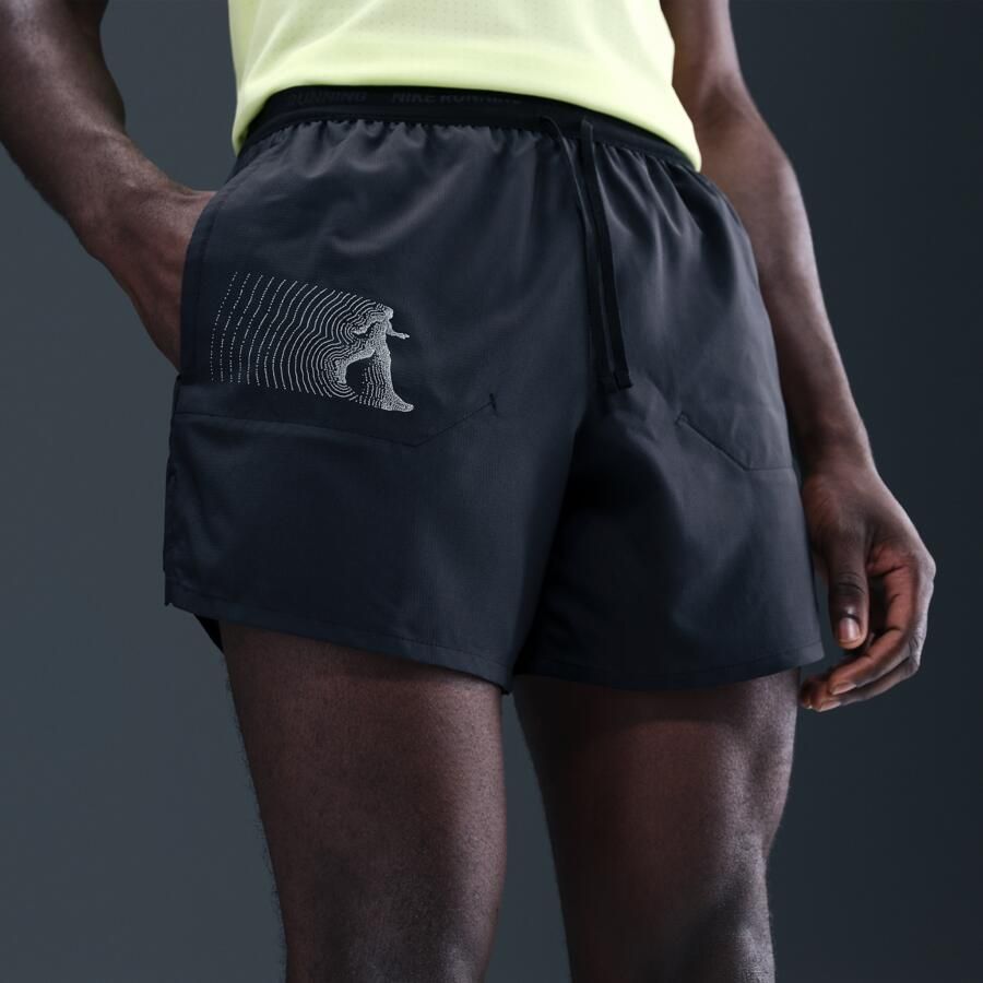 Nike Stride Dri-FIT hardloopshorts met binnenbroek voor heren (13 cm) Zwart