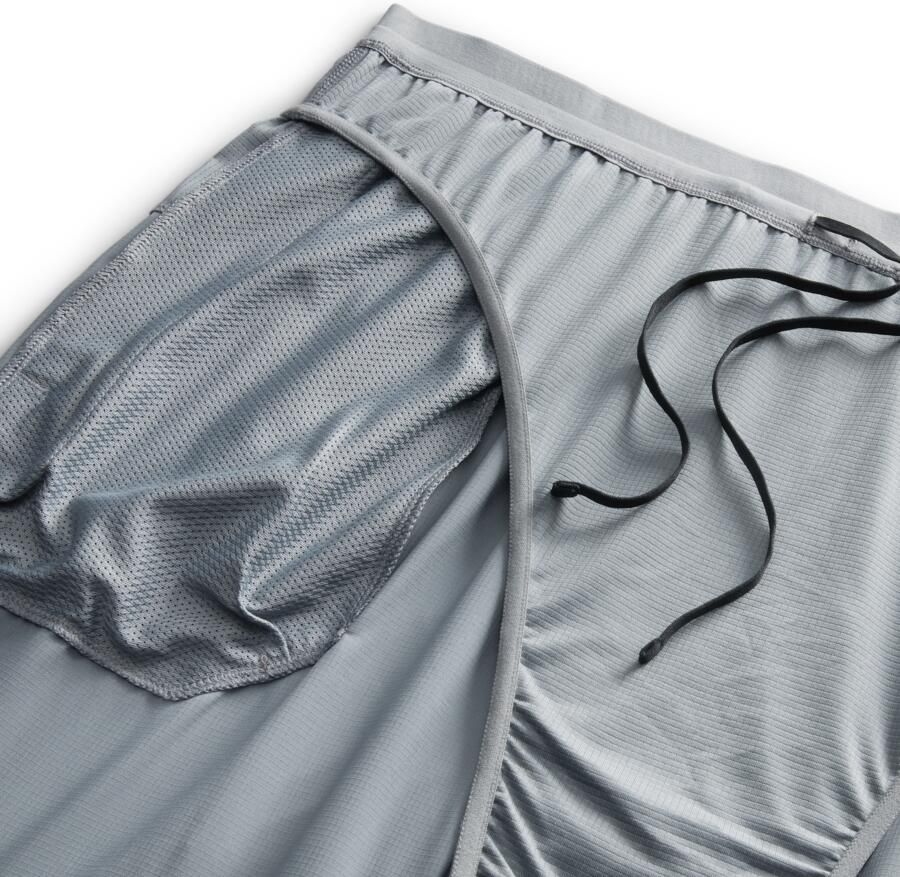 Nike Stride Dri-FIT hardloopshorts met binnenbroek voor heren (18 cm) Grijs - Foto 4