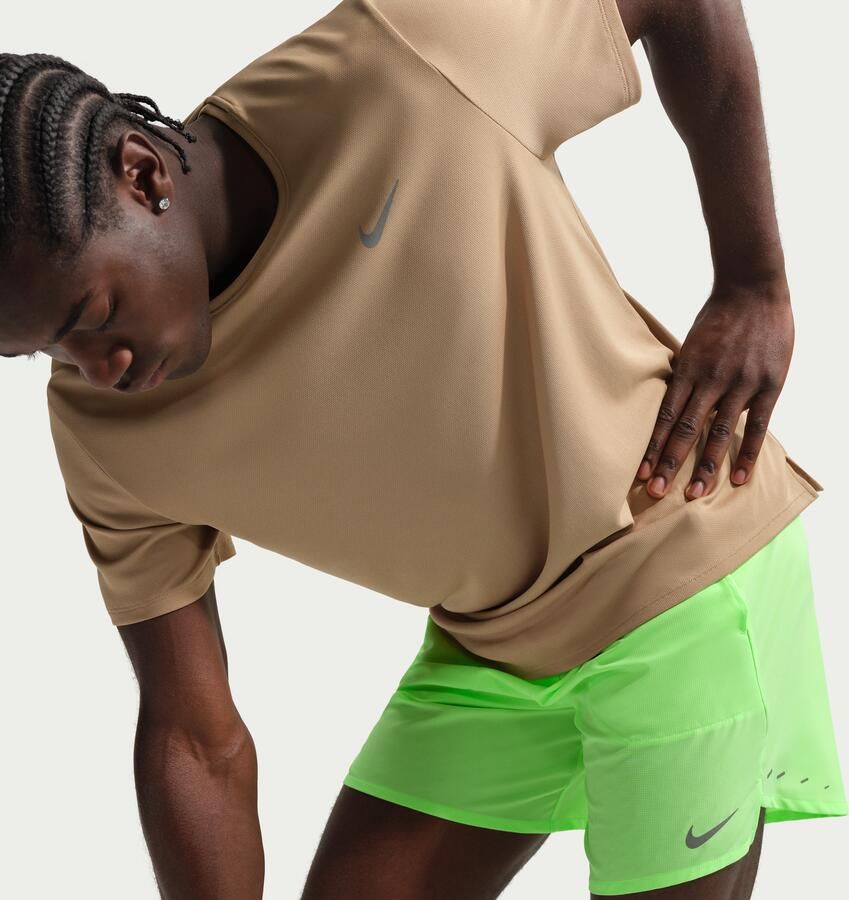 Nike Stride Dri-FIT hardloopshorts met binnenbroek voor heren (18 cm) Groen - Foto 2