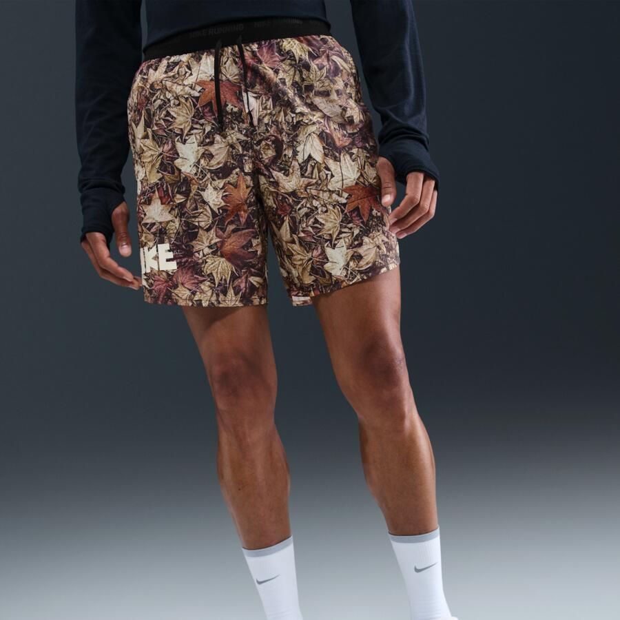 Nike Stride Dri-FIT hardloopshorts met print en binnenbroek voor heren (18 cm) Zwart