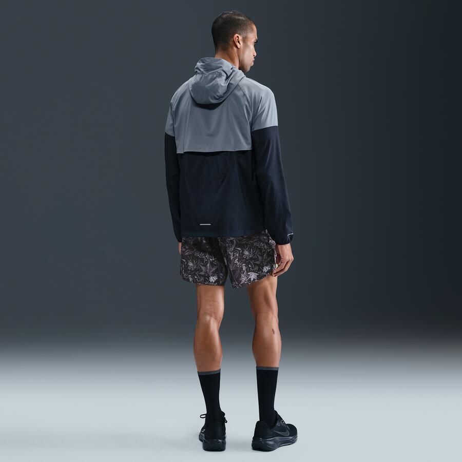 Nike Stride Dri-FIT hardloopshorts met print en binnenbroek voor heren (18 cm) Zwart - Foto 3