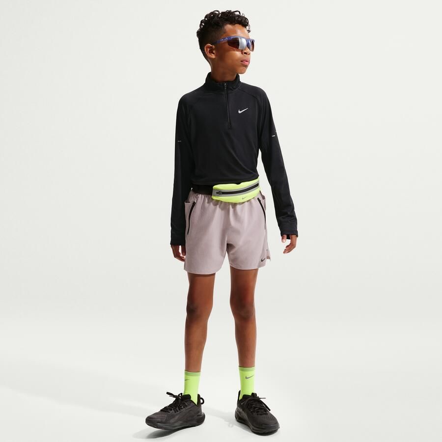 Nike Stride Dri-FIT top met halflange ritssluiting voor kinderen Zwart
