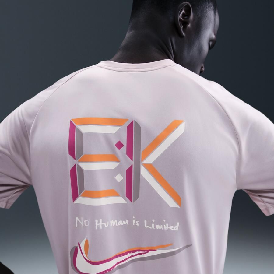 Nike Stride 'Eliud Kipchoge' Dri-FIT ADV hardlooptop met korte mouwen voor heren Roze