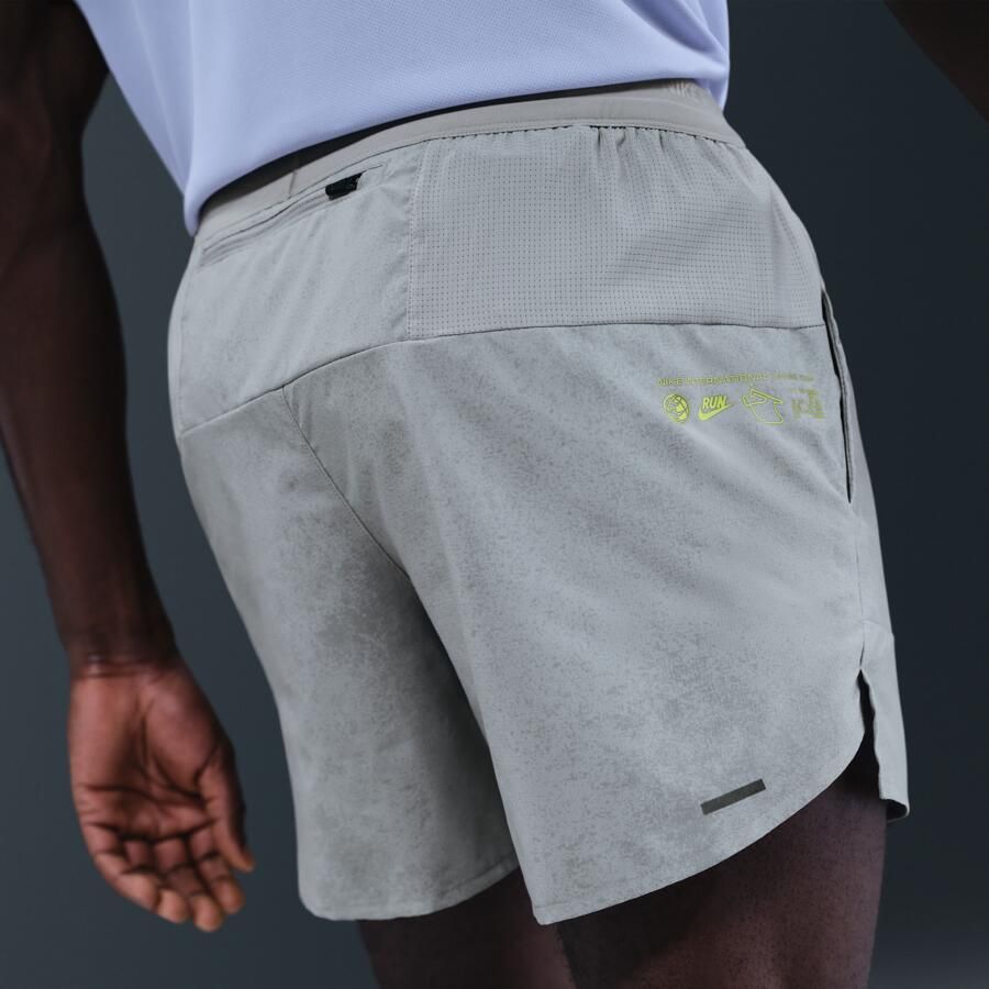 Nike Stride hardloopshorts met binnenbroek en reflecterende accenten voor heren (13 cm) Grijs - Foto 2
