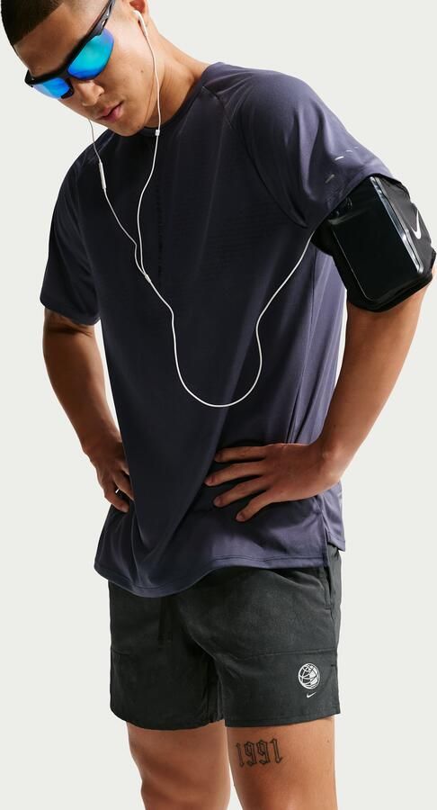 Nike Stride hardloopshorts met binnenbroek en reflecterende accenten voor heren (13 cm) Zwart - Foto 3